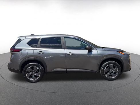 Used 2025 Nissan Rogue SV FWD image 16