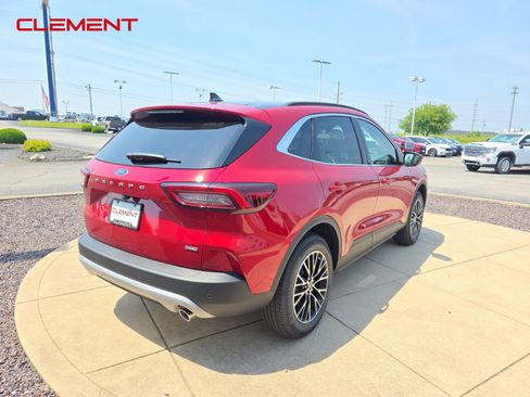 New 2025 Ford Escape SE image 8