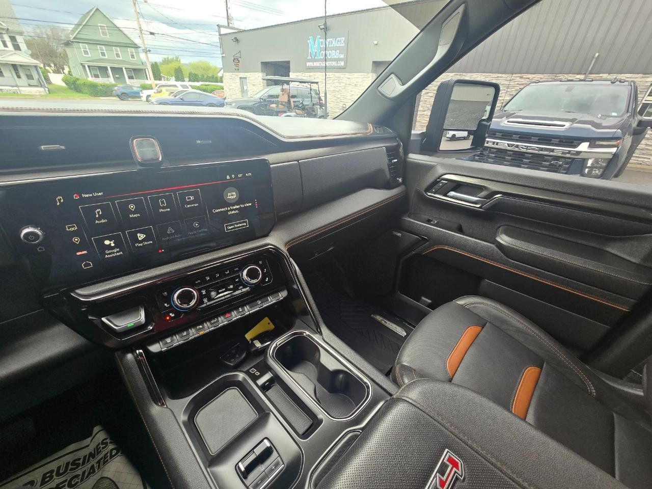 Used 2024 GMC Sierra 3500 AT4 w/ AT4 Preferred Package AWD/4WD image 11