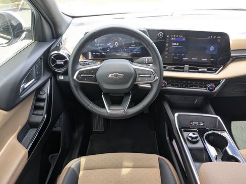 Used 2026 Chevrolet Equinox ACTIV w/ Convenience Package III AWD/4WD image 15