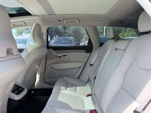 Certified 2025 Volvo V90 B6 Cross Country Plus AWD/4WD image 12