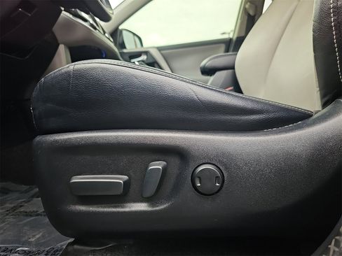 Used 2017 Toyota RAV4 Limited image 30