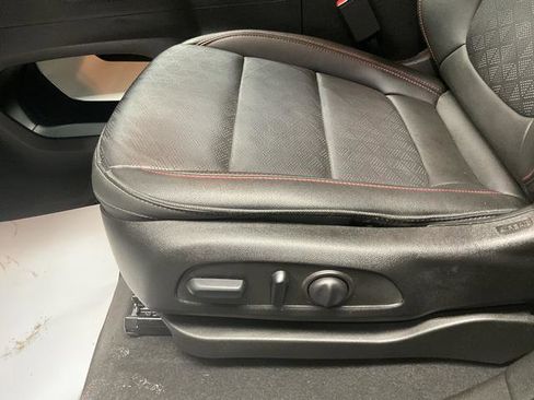 Used 2023 Chevrolet Bolt EUV LT w/ Convenience Package image 12