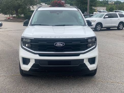 New 2027 Ford Expedition Platinum w/ Platinum Ultimate Package AWD/4WD image 2