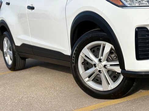 Certified 2025 Nissan Kicks Play S FWD image 11