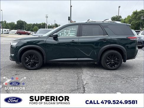 Used 2024 Nissan Pathfinder SL AWD/4WD image 9