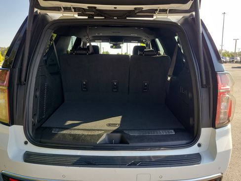 Used 2023 Chevrolet Suburban Premier image 11