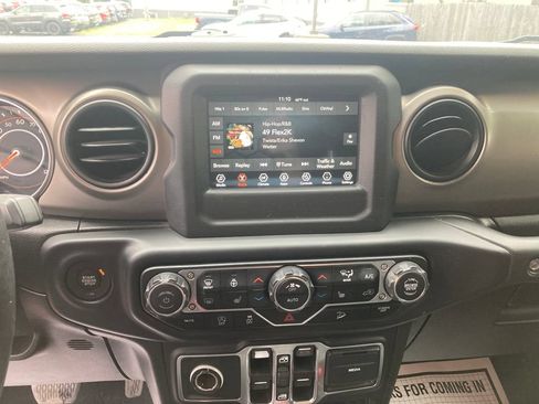 Used 2019 Jeep Wrangler Unlimited Sport S AWD/4WD image 23