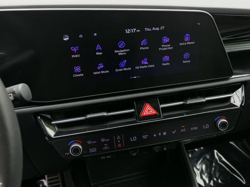 Certified 2023 Kia Niro SX Touring FWD image 17
