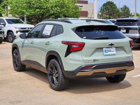 New 2026 Chevrolet Trax ACTIV w/ Sunroof Package FWD image 4