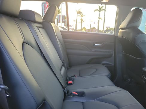 Used 2026 Toyota Grand Highlander XLE image 15