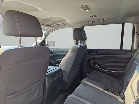 Used 2018 GMC Yukon XL SLE w/ SLE Value Package image 18