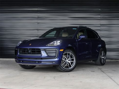 Used 2025 Porsche Macan image 1