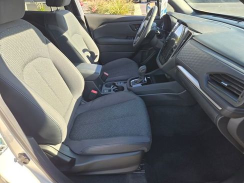 Used 2025 Subaru Forester Premium AWD/4WD image 17