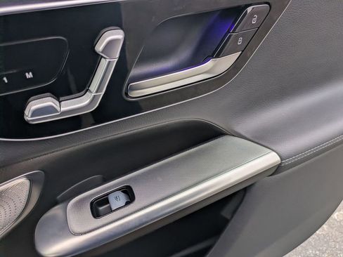 Used 2023 Mercedes-Benz GLC 300 GLC 300 image 47