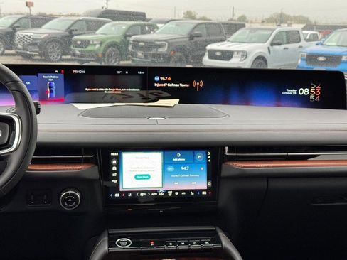 New 2025 Lincoln Navigator L Black Label image 16