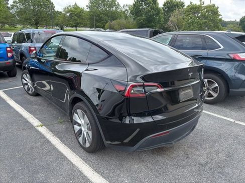 Used 2024 Tesla Model Y Long Range AWD/4WD image 5