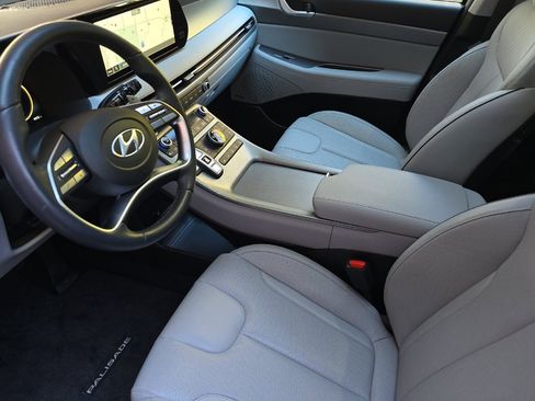 Used 2024 Hyundai Palisade SEL image 11