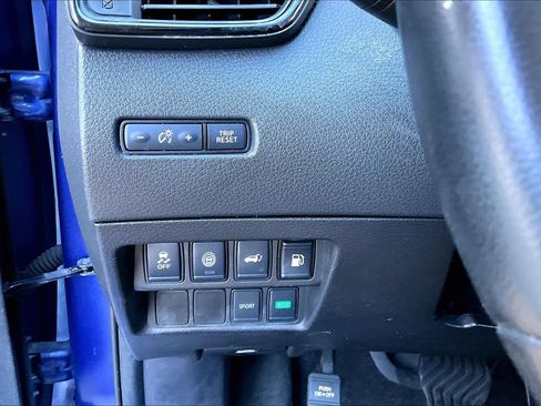 Used 2019 Nissan Rogue SV image 32