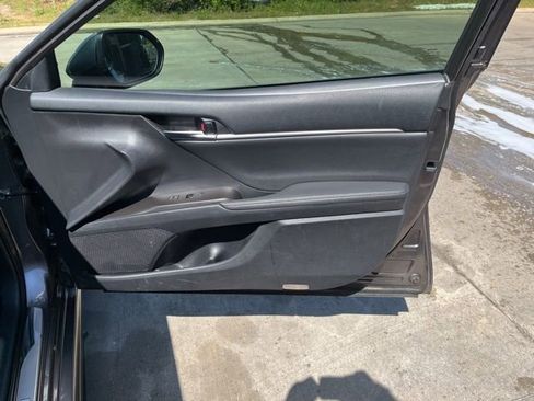 Used 2022 Toyota Camry XSE FWD image 15