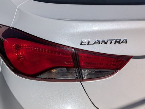 Used 2015 Hyundai Elantra SE w/ Option Group 02 image 15