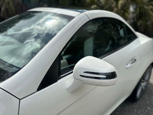 Used 2020 Mercedes-Benz SLC 300 image 9