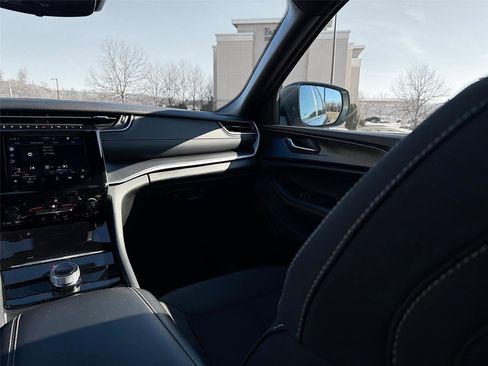 Used 2025 Jeep Grand Cherokee Laredo X w/ Luxury Tech Group I image 14