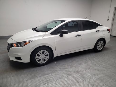 Used 2020 Nissan Versa S image 2