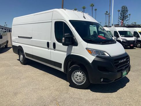 Used 2025 RAM ProMaster 3500 w/ Convenience Group FWD image 1