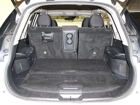 Used 2020 Nissan Rogue SV w/ Premium Package AWD/4WD image 35
