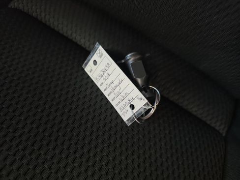 Used 2018 Jeep Renegade Altitude FWD image 36