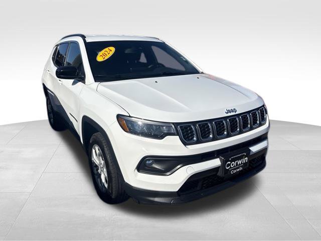 Used 2024 Jeep Compass Latitude AWD/4WD image 6