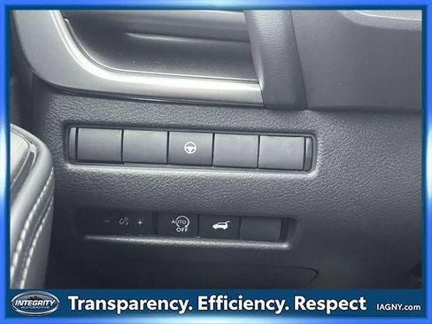 Certified 2025 Nissan Rogue SV image 20