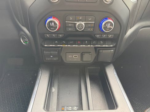 Used 2022 GMC Sierra 1500 AT4 w/ AT4 Premium Package image 19