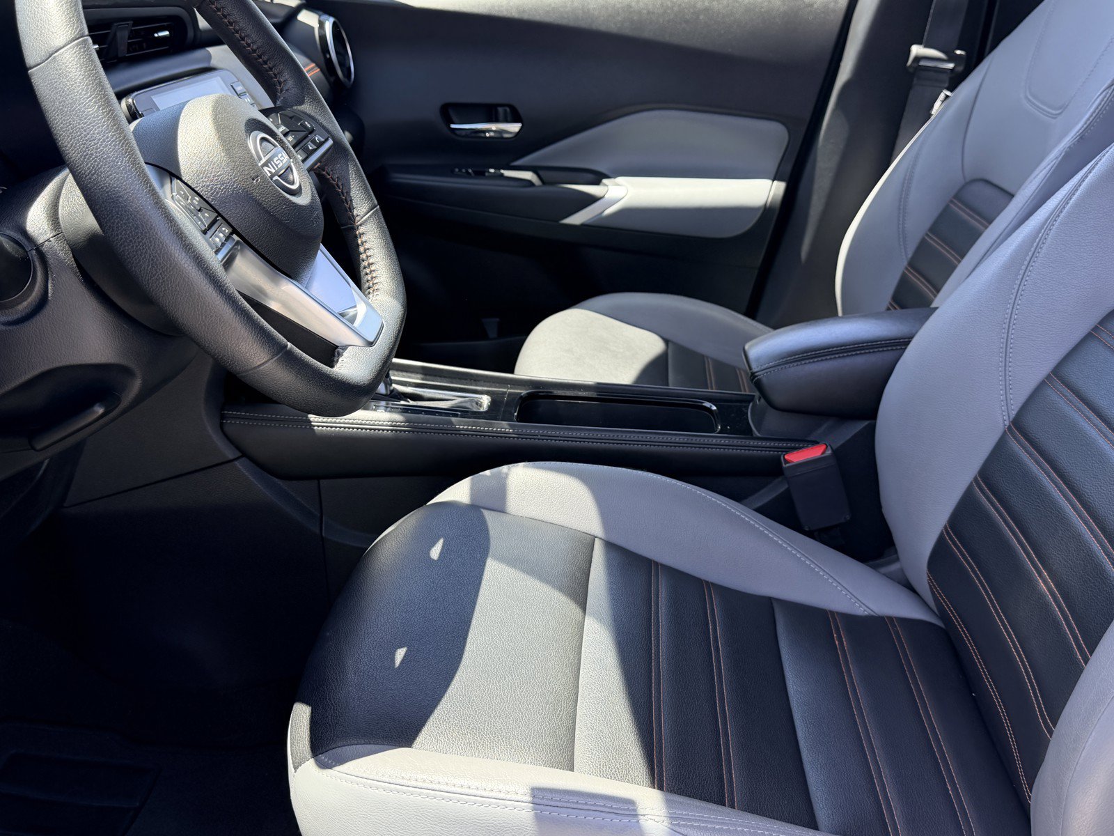 Used 2023 Nissan Kicks SR w/ SR Premium Package FWD image 17