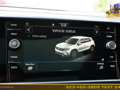 Used 2023 Volkswagen Taos SE w/ Panoramic Sunroof Package FWD image 34