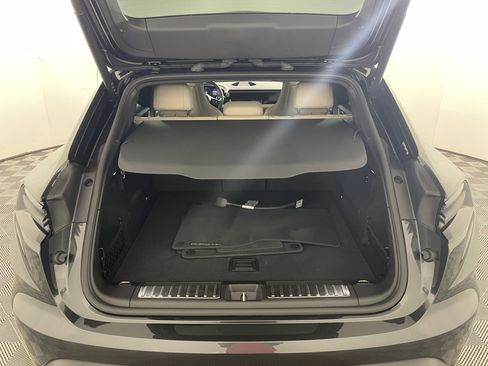 Used 2025 Porsche Macan Electric image 21