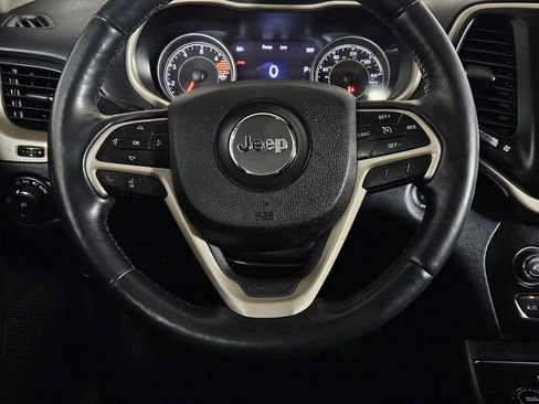 Used 2016 Jeep Cherokee Limited image 21