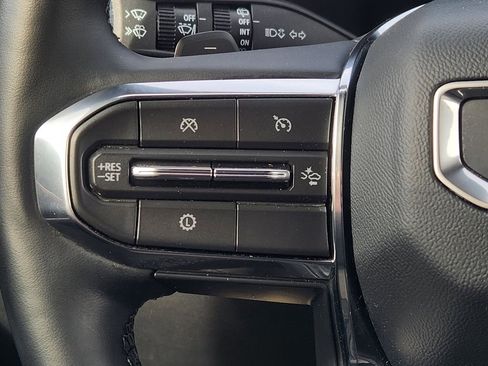 Used 2025 GMC Acadia Elevation FWD image 28