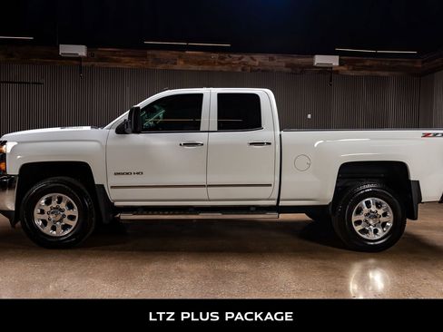 Used 2015 Chevrolet Silverado 2500 LTZ w/ LTZ Plus Package image 5