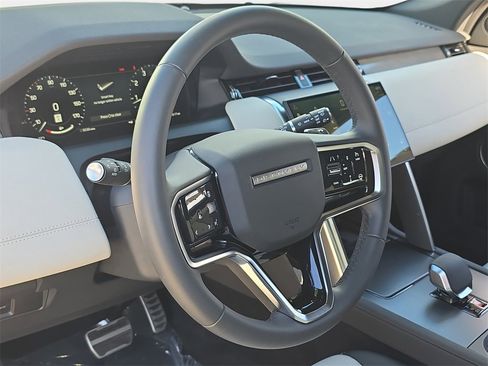Certified 2025 Land Rover Discovery Sport Dynamic SE image 16