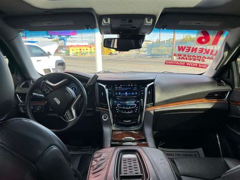 Used 2016 Cadillac Escalade Luxury AWD/4WD image 10