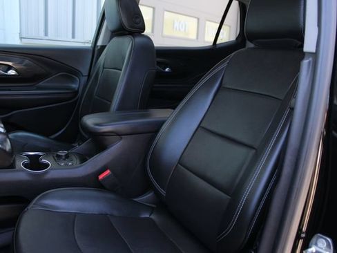 Used 2022 GMC Terrain SLT w/ GMC Pro Grade Package AWD/4WD image 21
