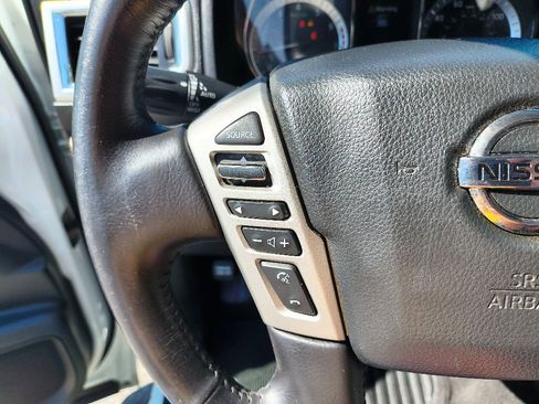 Used 2018 Nissan Titan SL w/ Chrome Package RWD image 16