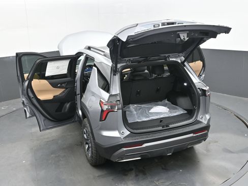 Used 2026 Chevrolet Equinox ACTIV w/ Safety and Technology Package AWD/4WD image 44