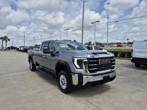 Used 2024 GMC Sierra 2500 SLE w/ SLE Value Package; image 16