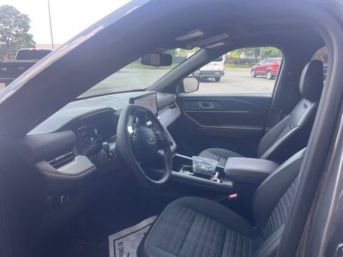 Used 2025 Ford Explorer ST-Line w/ Premium Package AWD/4WD image 11