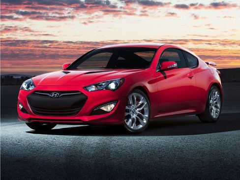 Used 2015 Hyundai Genesis 3.8 RWD image 1