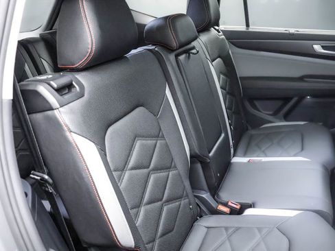 Used 2025 Volkswagen Atlas Peak Edition SE image 25