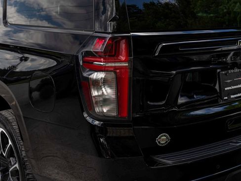 Used 2023 Chevrolet Suburban RST w/ Sport Performance Package AWD/4WD image 37